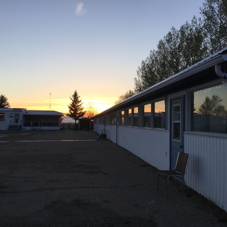 Raval Paradise Motel And Rv Park Youngstown Exteriör bild