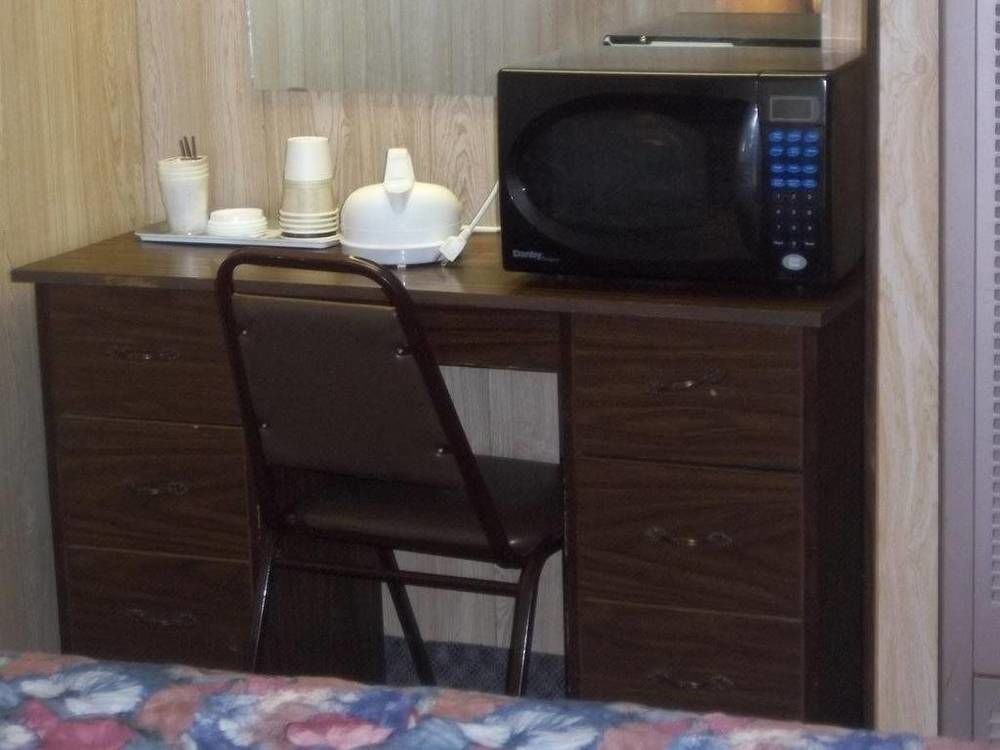Raval Paradise Motel And Rv Park Youngstown Exteriör bild